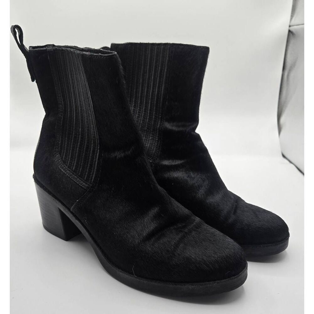 UGG Australia "Camden" Women's Size 8.5 Black Exotic Cowhide Boot With Block Hee